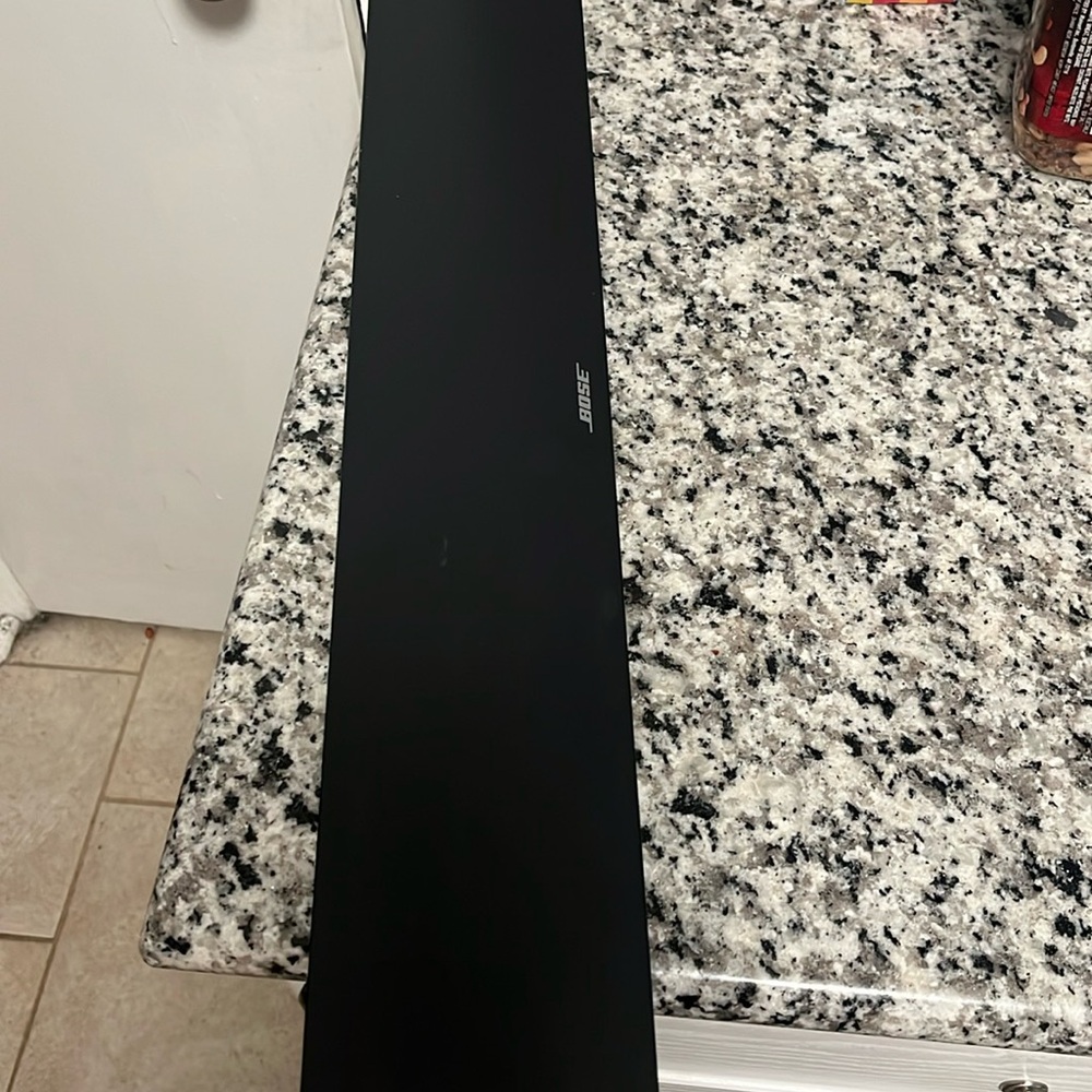 Bose large speaker with remote model 431974